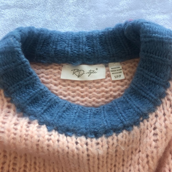 Knit Sweater 🧶 - Picture 2 of 3